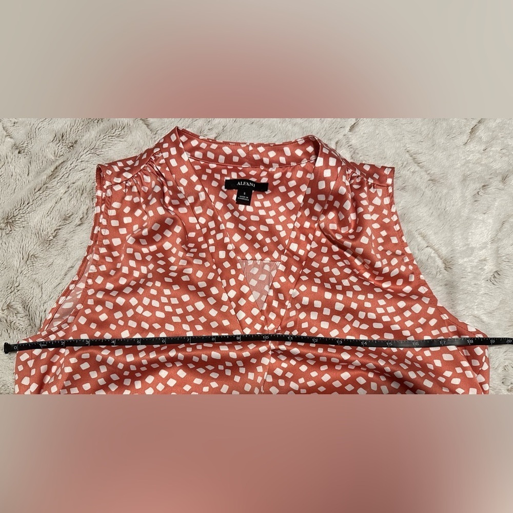 Alfani Coral and White Satin V Neck Tank  Blouse - Picture 4 of 11